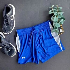 💍Under Armour Blue and white shorts